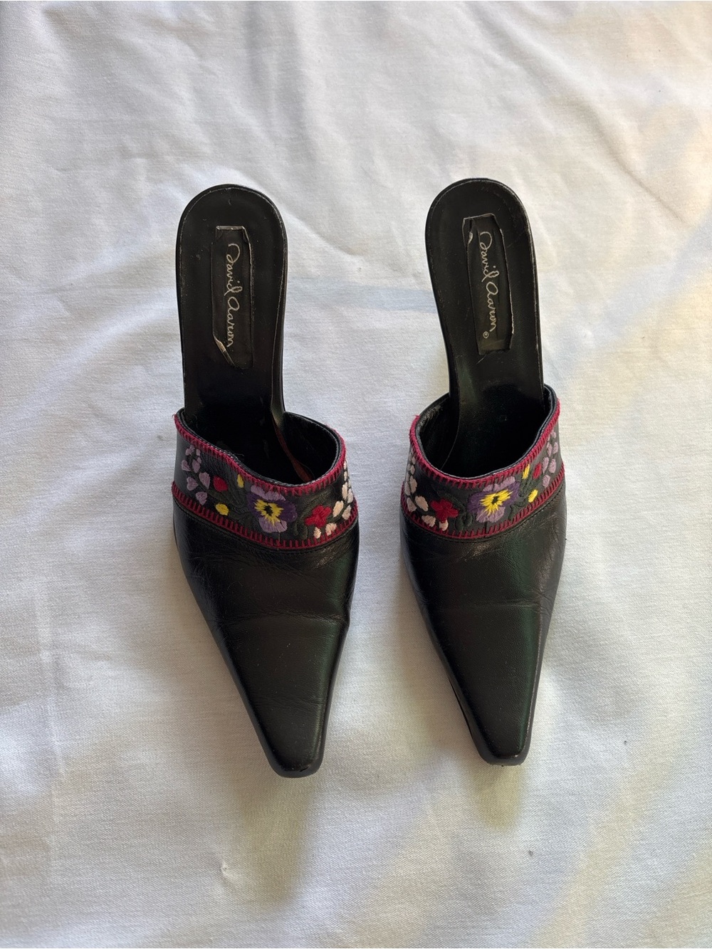David Aaron Black Leather Floral Embroidered Pointed Toe Mule Heels Slip On 8